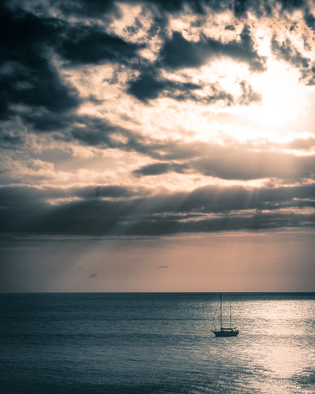 Landscape sailboat-sunrays.jpg