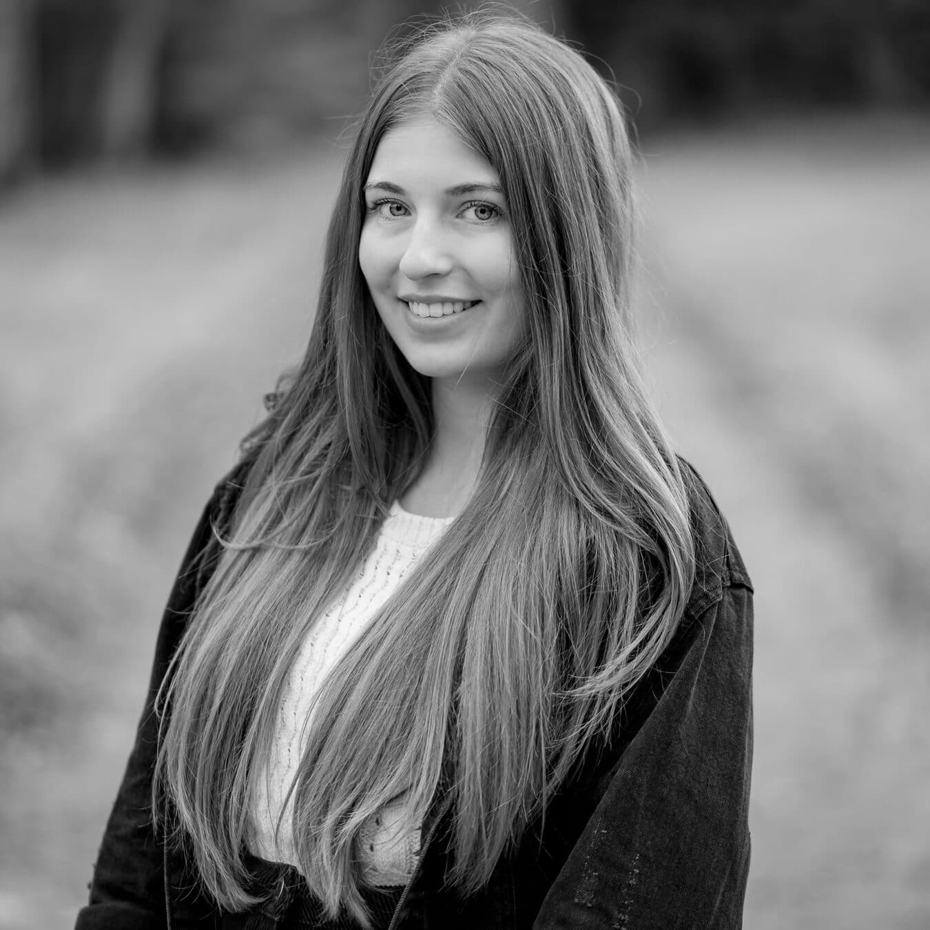 Portrait blackwhite-headshot-smile.jpg