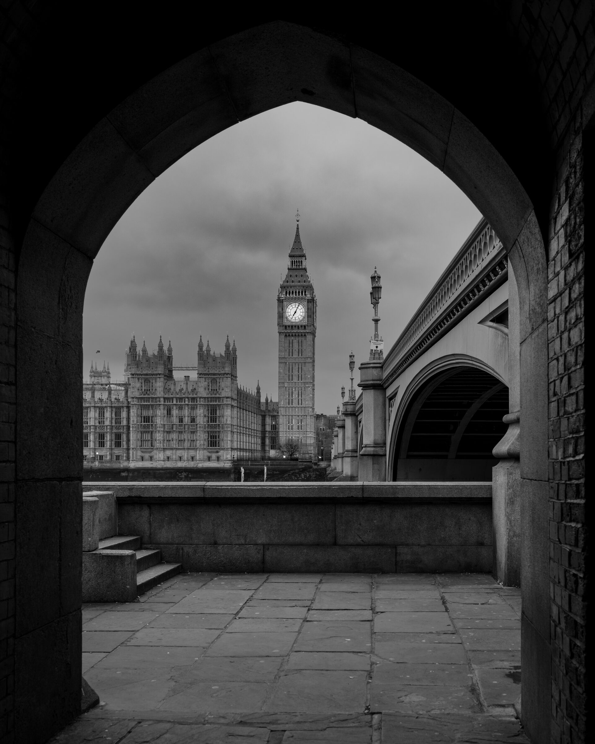 Cityscape big-ben-arch-frame.jpg