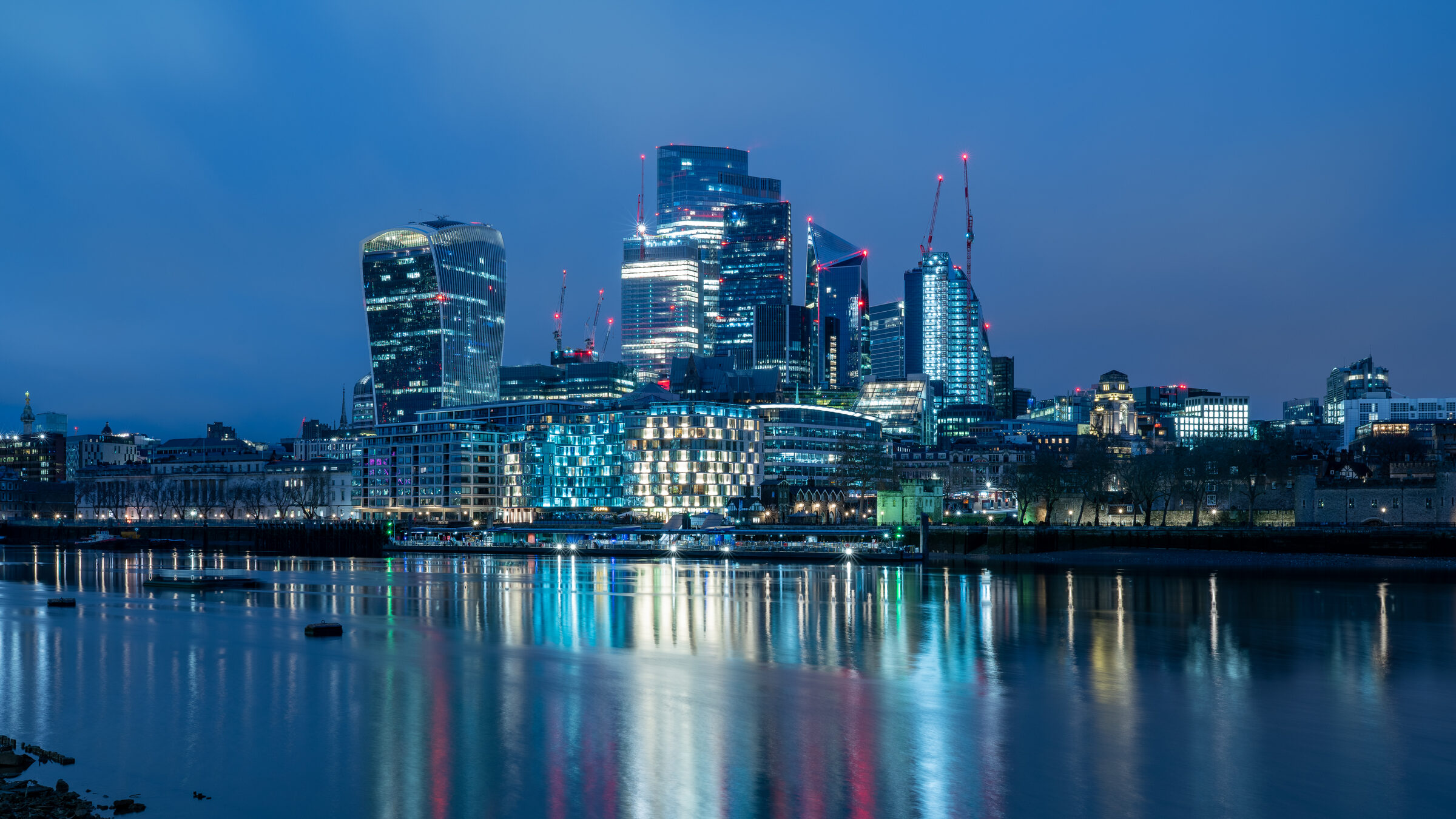 Cityscape canary-wharf-blue-hour.jpg