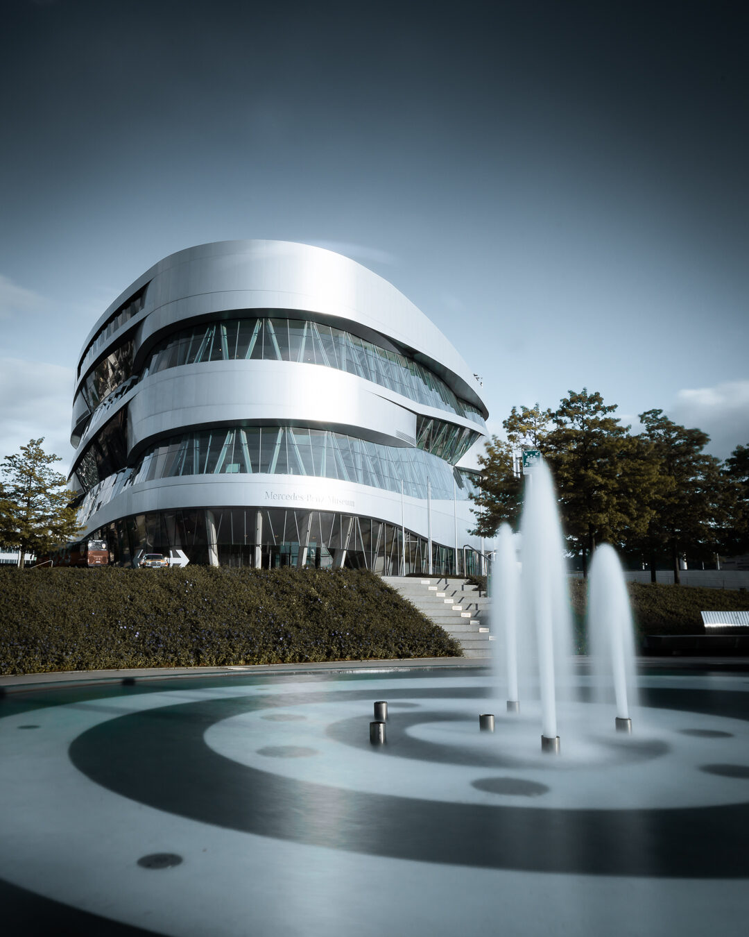 Cityscape mercedes-museum-fountain.jpg