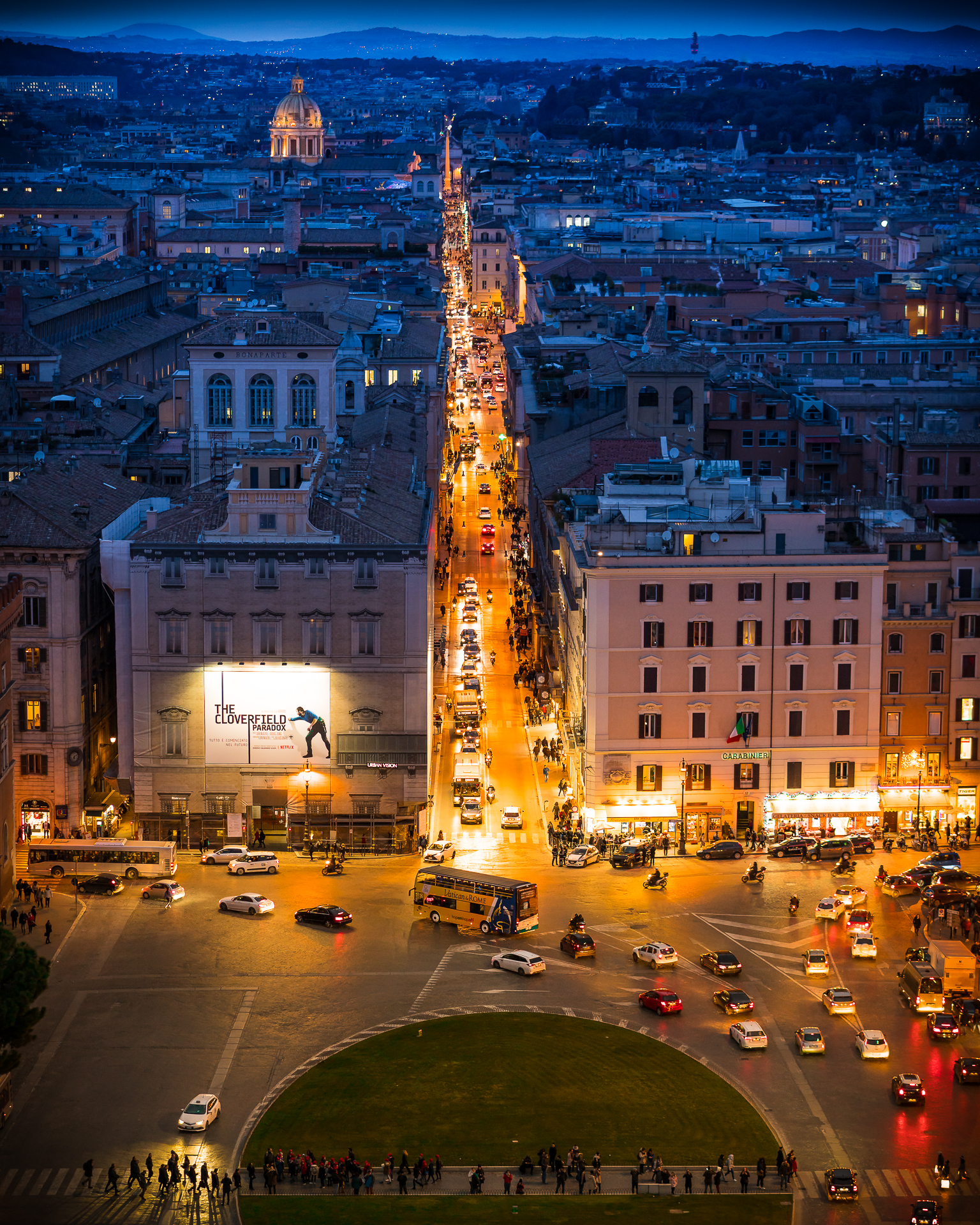 Cityscape rome-via-del-corso-night.jpg
