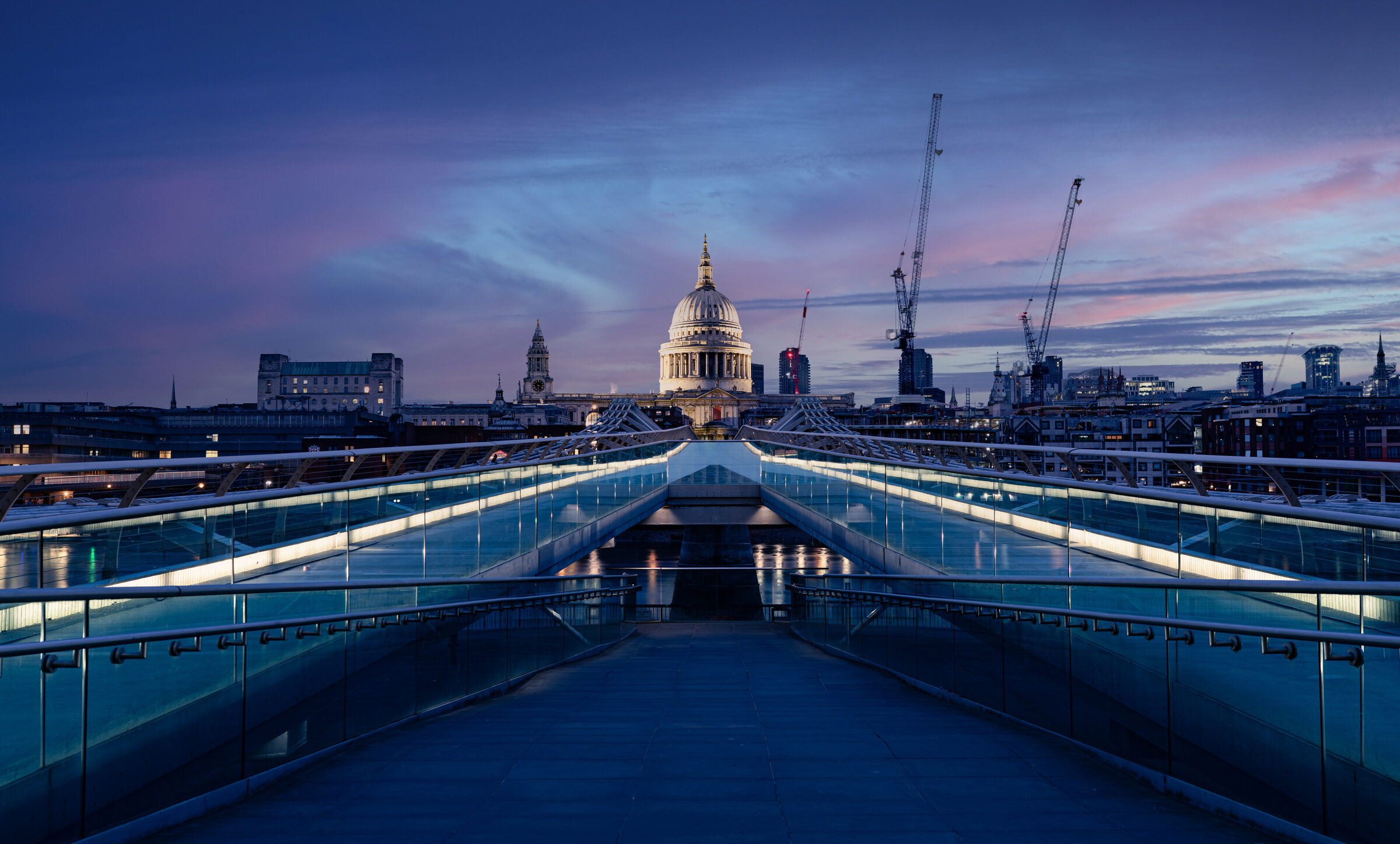 Cityscape st-pauls-dusk-symmetry.jpg